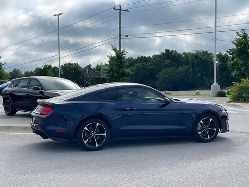 Used 2018 Ford Mustang Coupe RWD image 8
