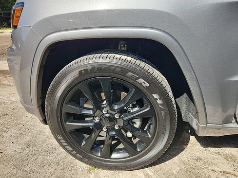 Used 2021 Jeep Grand Cherokee Laredo X RWD image 7