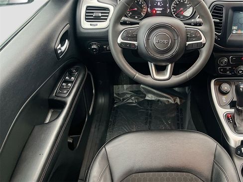Used 2021 Jeep Compass Latitude image 20