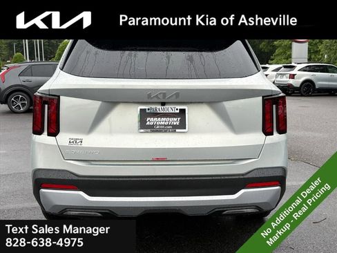 New 2026 Kia Sorento LX FWD image 5