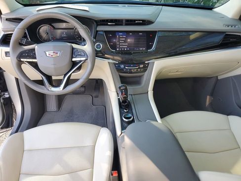 Used 2020 Cadillac XT6 Premium Luxury image 14