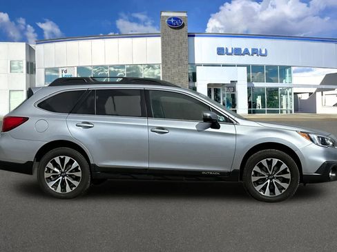 Used 2016 Subaru Outback 2.5i Limited image 6