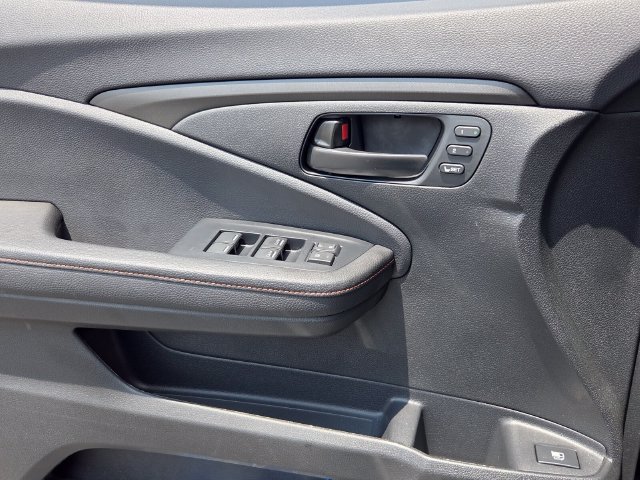 Used 2025 Honda Ridgeline TrailSport image 37