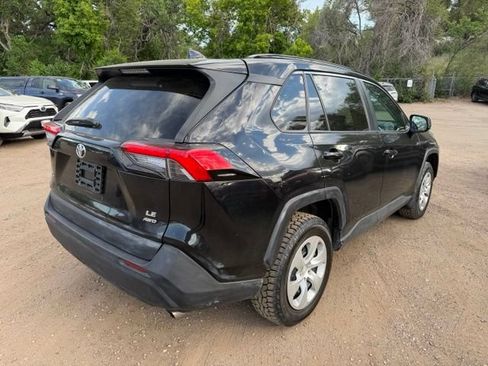 Used 2021 Toyota RAV4 LE AWD/4WD image 6