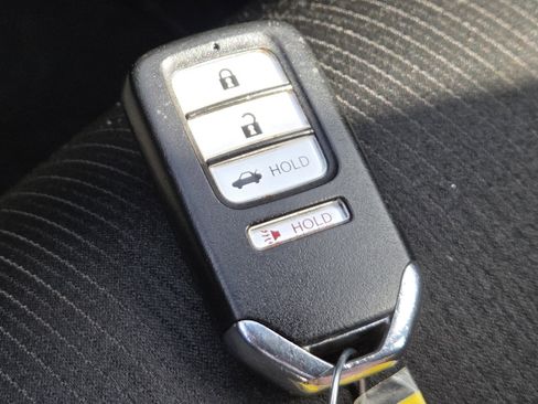 Used 2018 Honda Accord Sport image 31