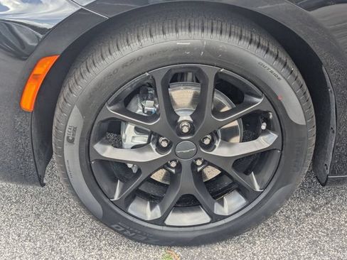 New 2027 Chrysler Pacifica Limited FWD image 10