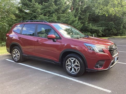 Used 2022 Subaru Forester Premium w/ Popular Package #1 AWD/4WD image 9