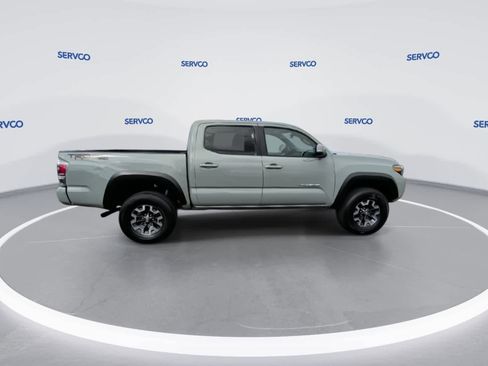 Used 2022 Toyota Tacoma TRD Off-Road image 9