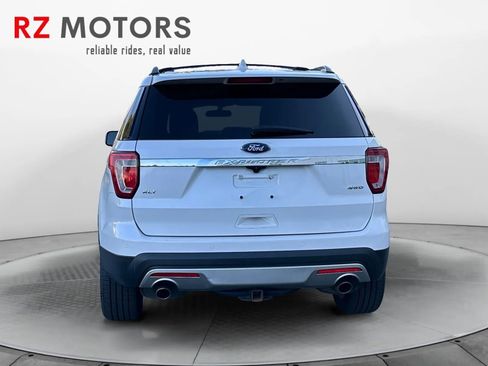 Used 2017 Ford Explorer XLT w/ Equipment Group 202A image 4