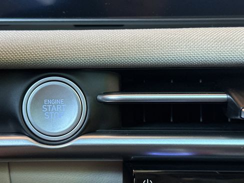 Used 2025 Hyundai Tucson Limited image 25