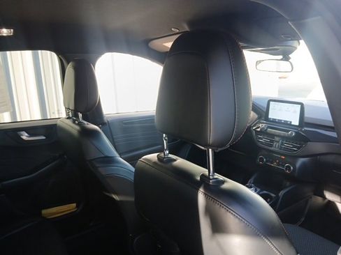 Used 2025 Ford Escape ST-Line image 16