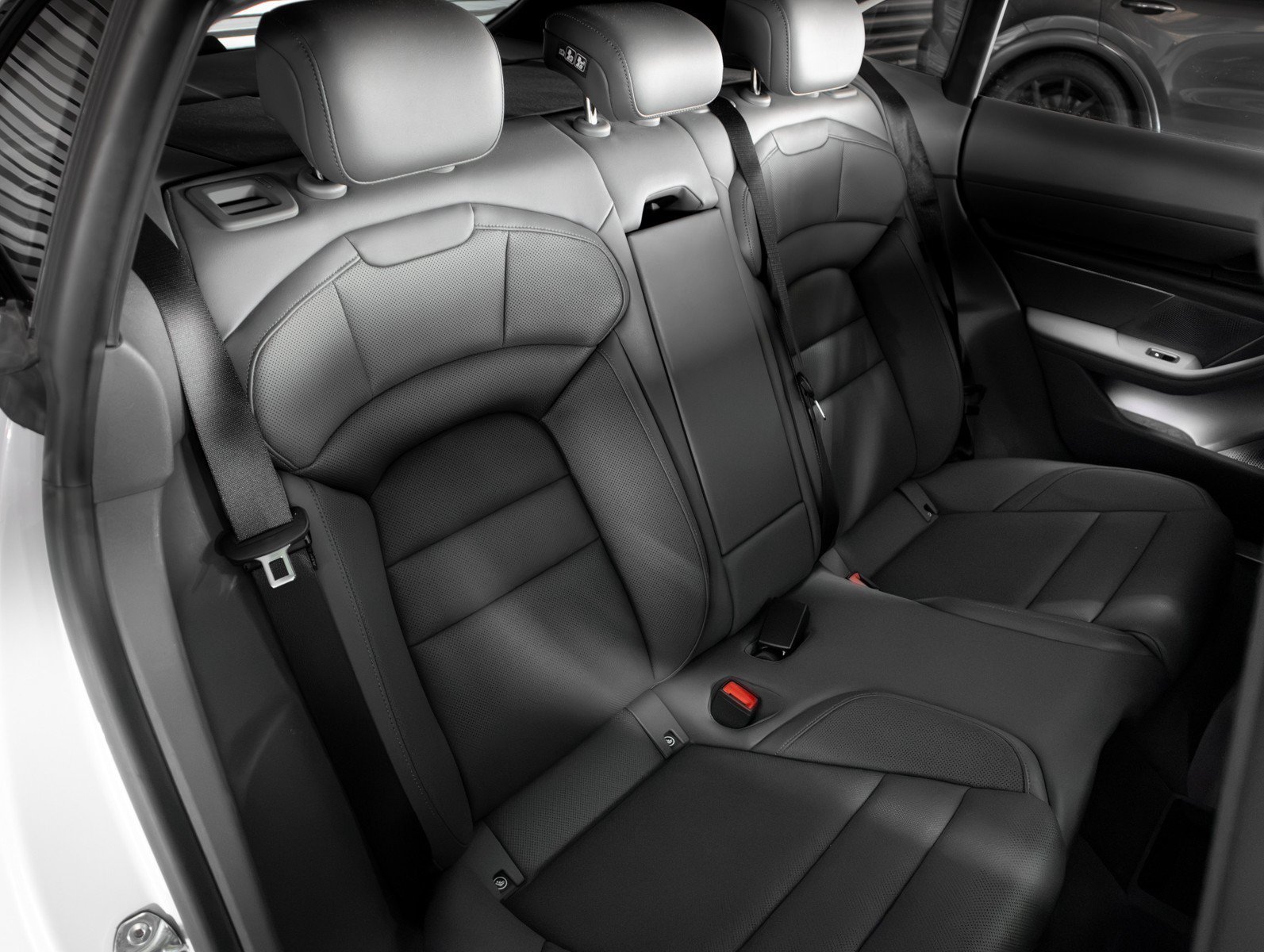 Certified 2023 Porsche Taycan 4S AWD/4WD image 6