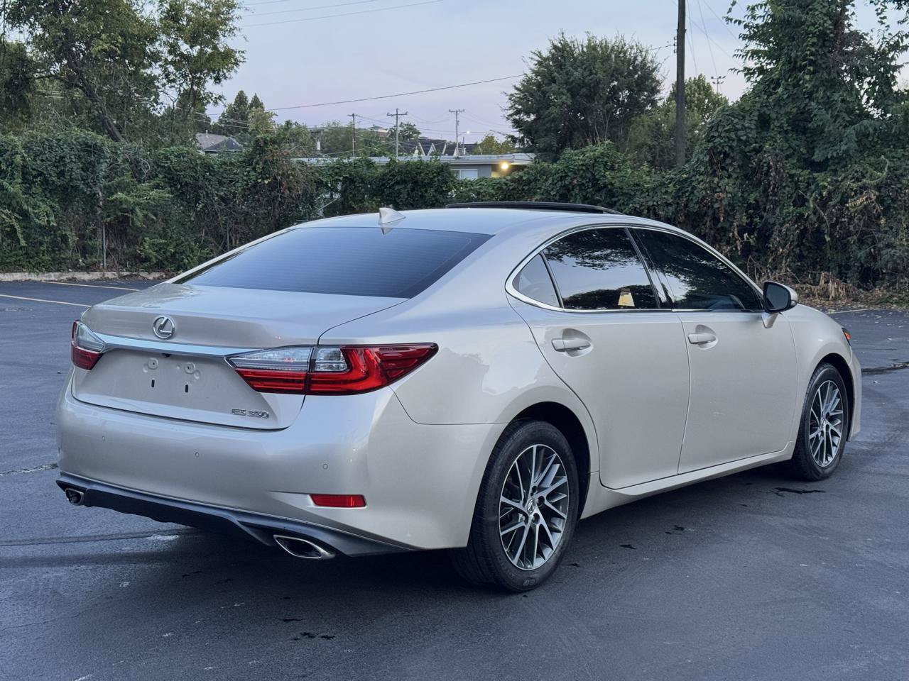 Used 2016 Lexus ES 350 w/ Luxury Package w/Wood Trim FWD image 7