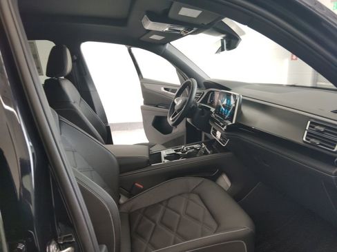 New 2026 Volkswagen Atlas Cross Sport SE AWD/4WD image 19
