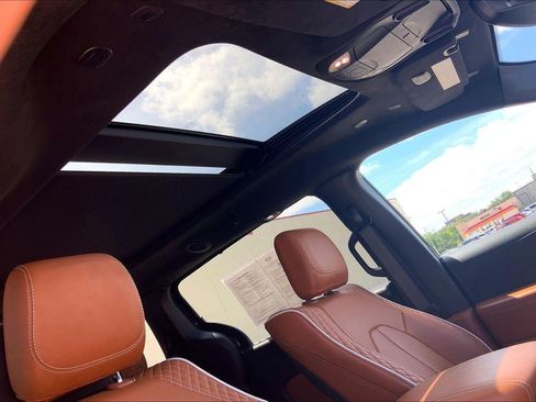 Used 2024 Chrysler Pacifica Pinnacle FWD image 29