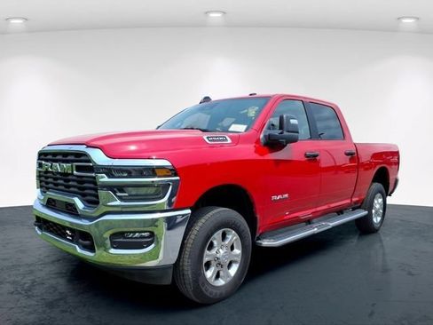 Used 2026 RAM 2500 Big Horn AWD/4WD image 2