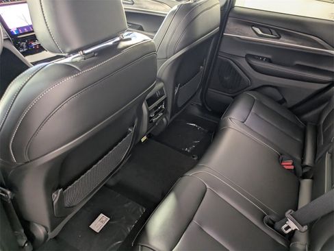 New 2025 Jeep Grand Cherokee Limited w/ Black Appearance Package image 14