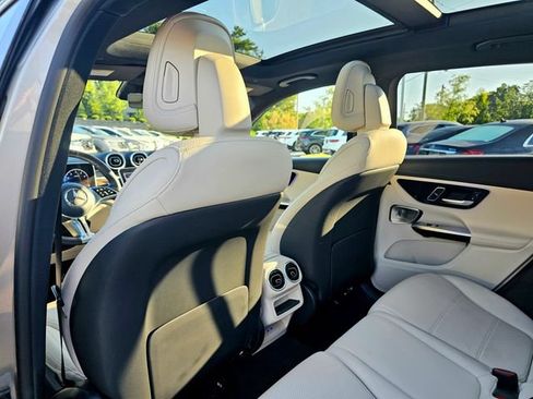 Used 2023 Mercedes-Benz GLC 300 4MATIC image 24