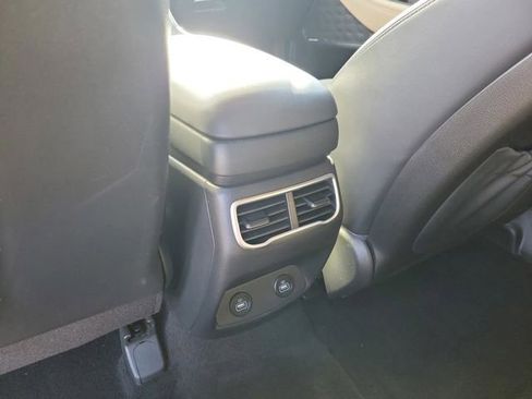 Used 2023 Hyundai Santa Fe SEL w/ Premium Package image 11