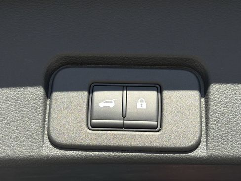 Certified 2023 Nissan Rogue Platinum AWD/4WD image 28