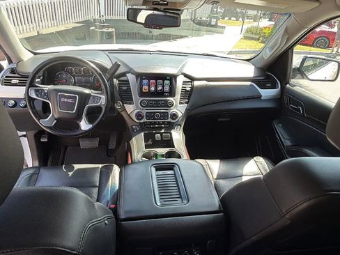 Used 2017 GMC Yukon SLT AWD/4WD image 32