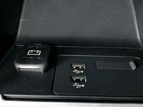 Used 2022 MAZDA MAZDA3 s image 35