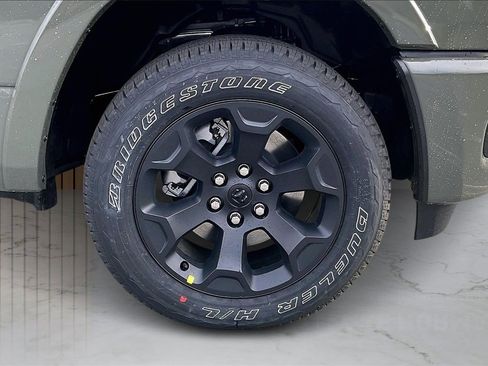 New 2026 RAM 1500 4x4 Crew Cab image 33