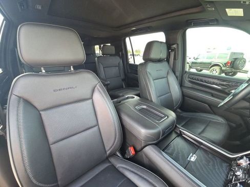 Used 2023 GMC Yukon XL Denali w/ Max Trailering Package image 22