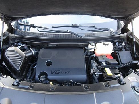 Used 2020 Chevrolet Traverse LT w/ LT Premium Package image 9