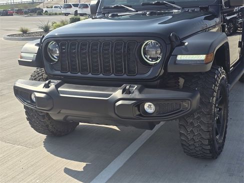 Used 2024 Jeep Wrangler Willys image 9