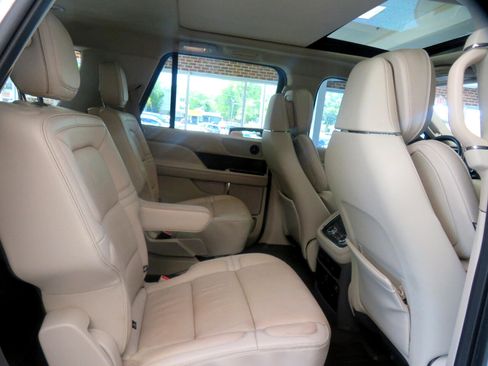 Used 2019 Lincoln Navigator Reserve w/ Cargo Package image 22