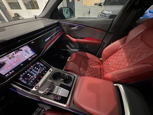 Used 2026 Audi SQ8 Prestige AWD/4WD image 34