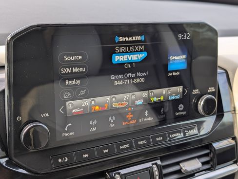 Used 2022 Nissan Pathfinder SL w/ Lighting Package (N92) image 31