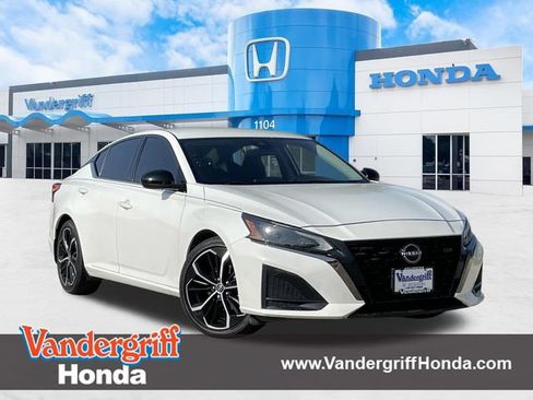 Used 2024 Nissan Altima 2.5 SR FWD image 1