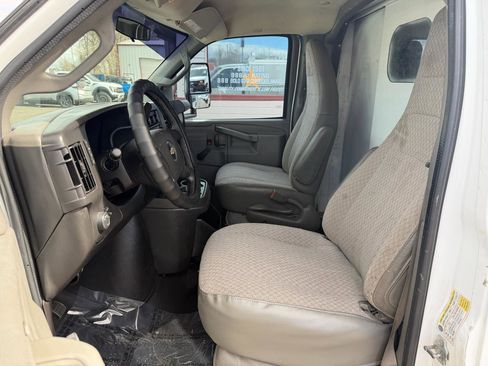 Used 2016 Chevrolet Express 3500 image 12