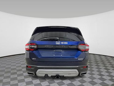 New 2025 Honda Pilot Touring image 4