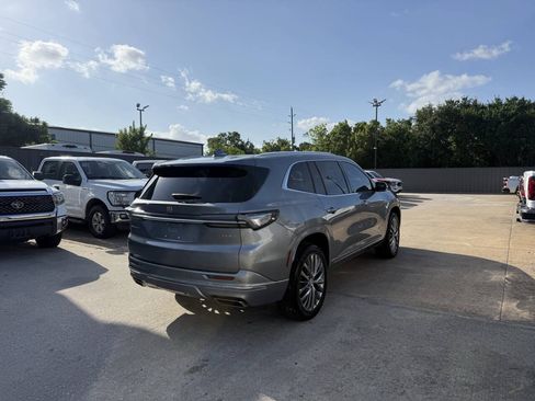 Used 2025 Buick Enclave Avenir w/ Super Cruise Package FWD image 5