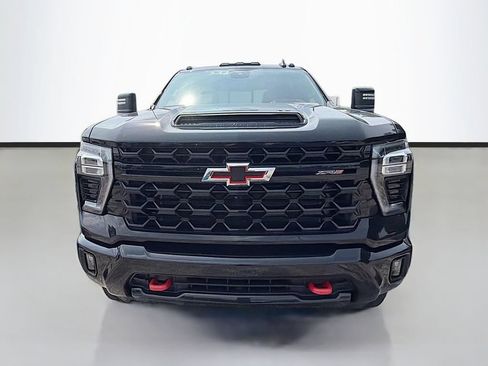 Used 2024 Chevrolet Silverado 2500 ZR2 w/ Technology Package AWD/4WD image 2