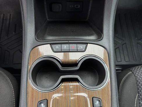 Used 2020 GMC Acadia SLE w/ Driver Convenience Package image 21