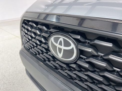 Used 2022 Toyota Corolla Cross L AWD/4WD image 25