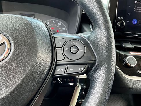 Used 2025 Toyota Corolla LE image 24