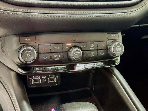 Used 2022 Dodge Durango SXT w/ Anodized Platinum Package image 15