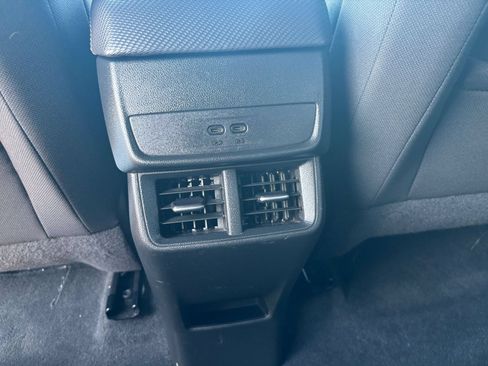 Used 2025 Chevrolet Equinox LT FWD image 18
