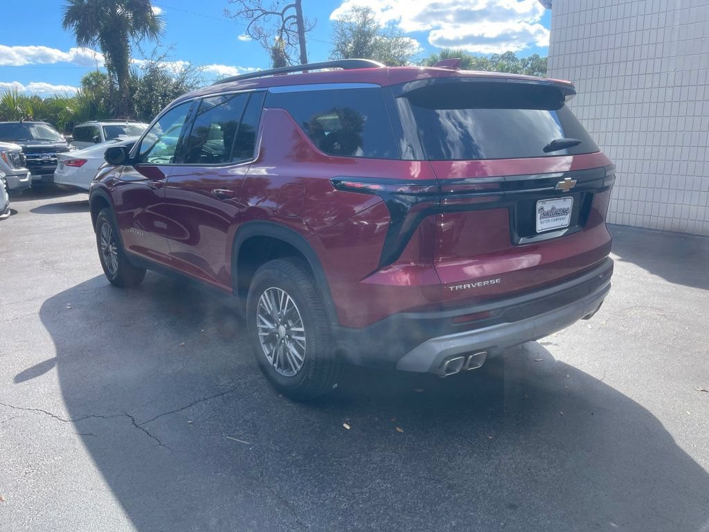 Used 2026 Chevrolet Traverse LT FWD image 3