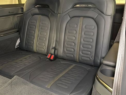 Used 2022 Rivian R1S Launch Edition image 18