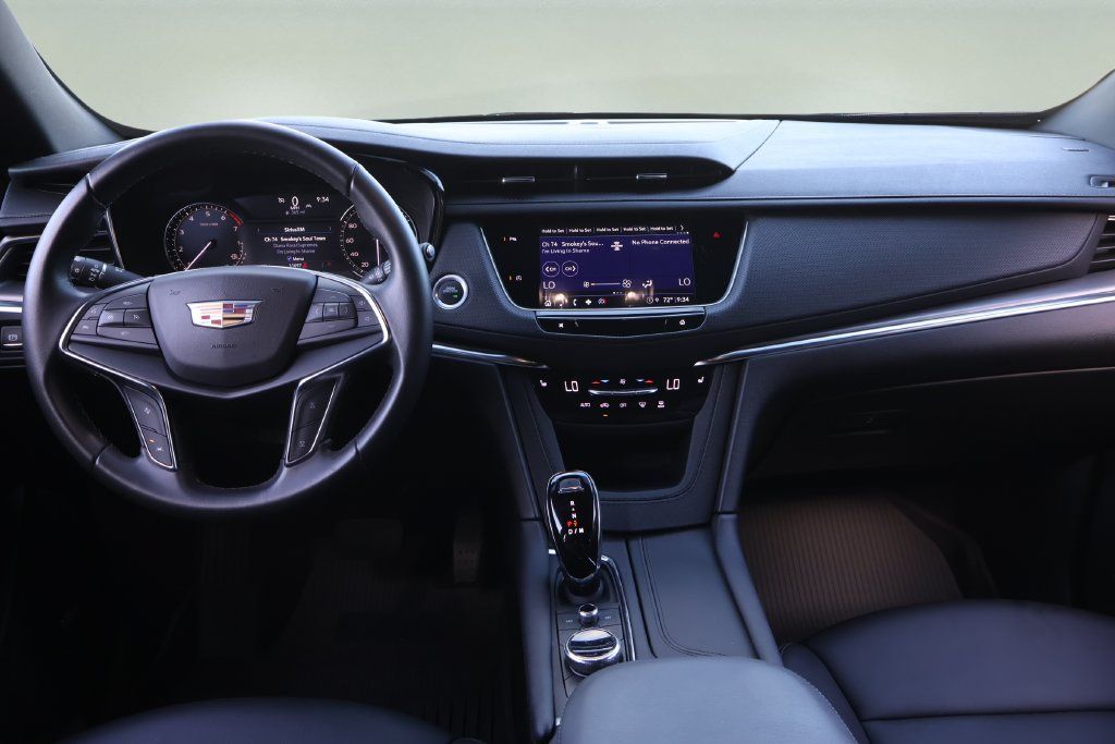 Used 2023 Cadillac XT5 Luxury FWD image 13