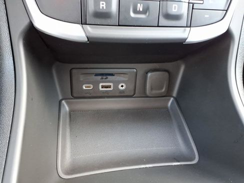 Used 2022 GMC Terrain SLT image 24