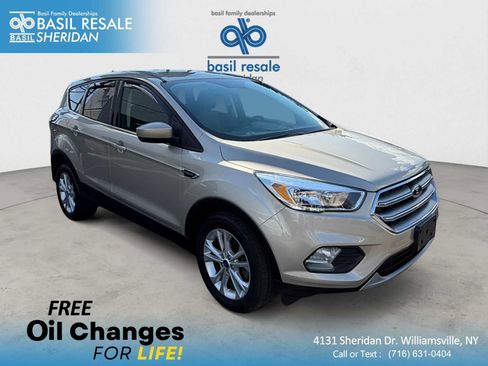 Used 2017 Ford Escape SE FWD image 1