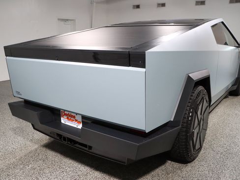 Used 2024 Tesla Cybertruck Cyberbeast AWD/4WD image 7