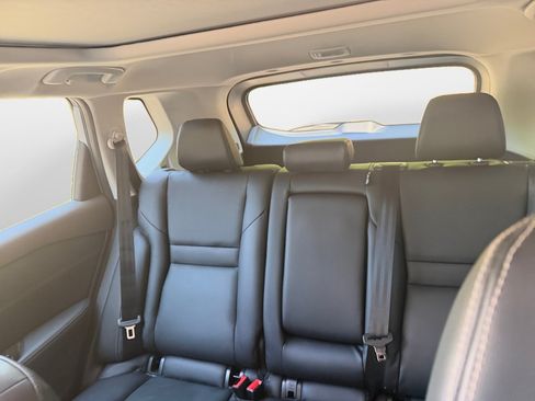 Used 2022 Nissan Rogue SL FWD image 15